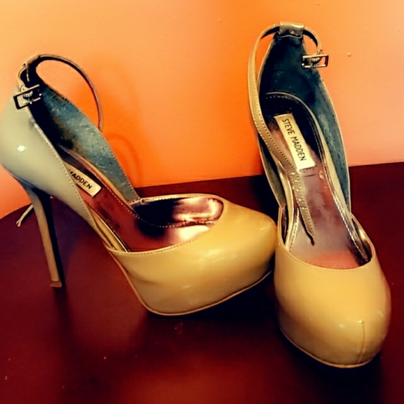 Steve Madden Shoes - Nude/ Tan Heels